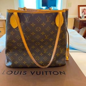 Louis Vuitton Neverful MM handbag with box and bag